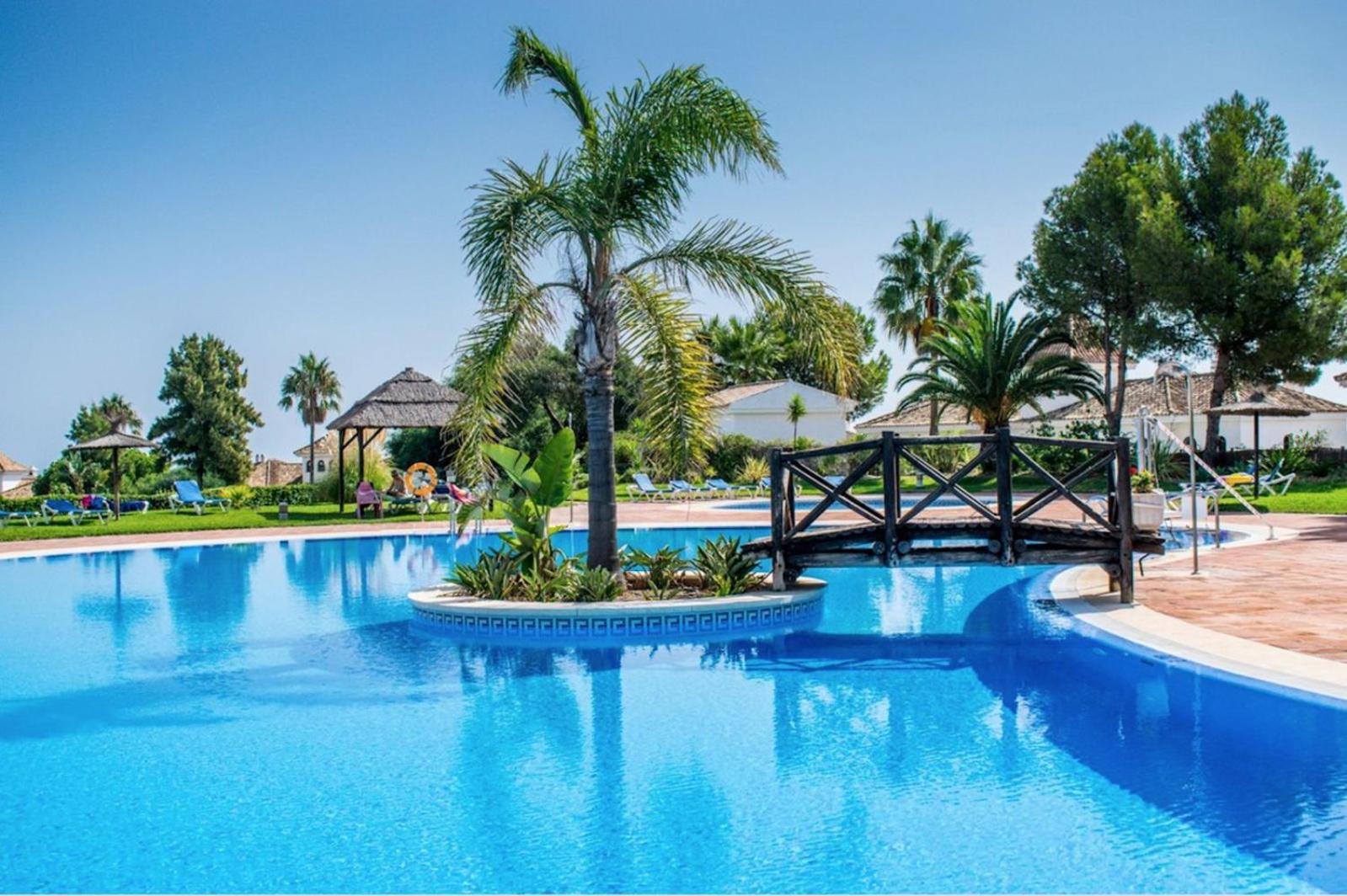 Duquesa Suites Golf And Garden Castillo de Sabinillas Buitenkant foto